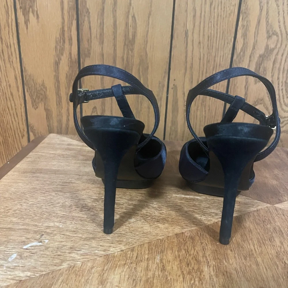 Tory Burch" Black Velvet & Navy Blue Satin T-Strap Heels - Picture 4 of 15